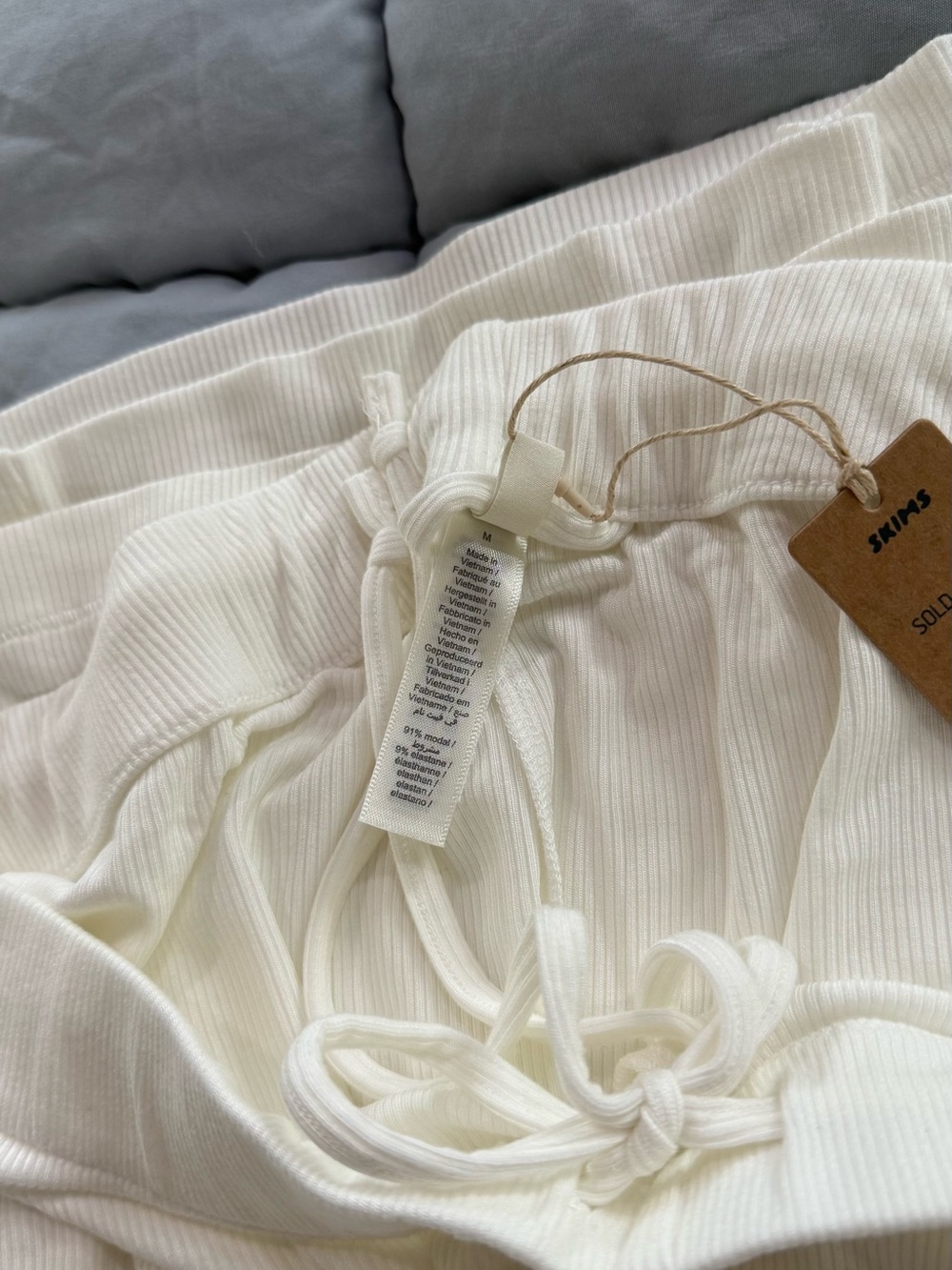 NWT SKIMS Ribbed Wide Leg Lounge Pants Ivory Size M - Picture 3 of 3